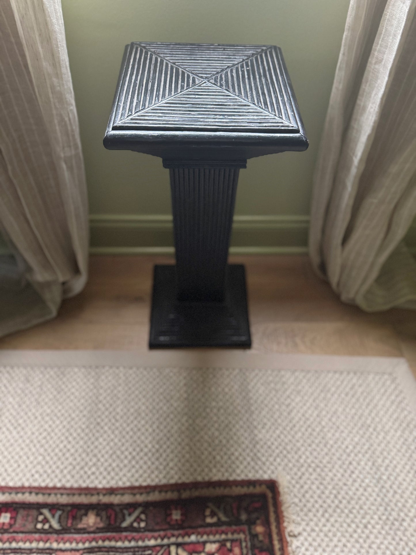 Pencil Reed Pedestal Table