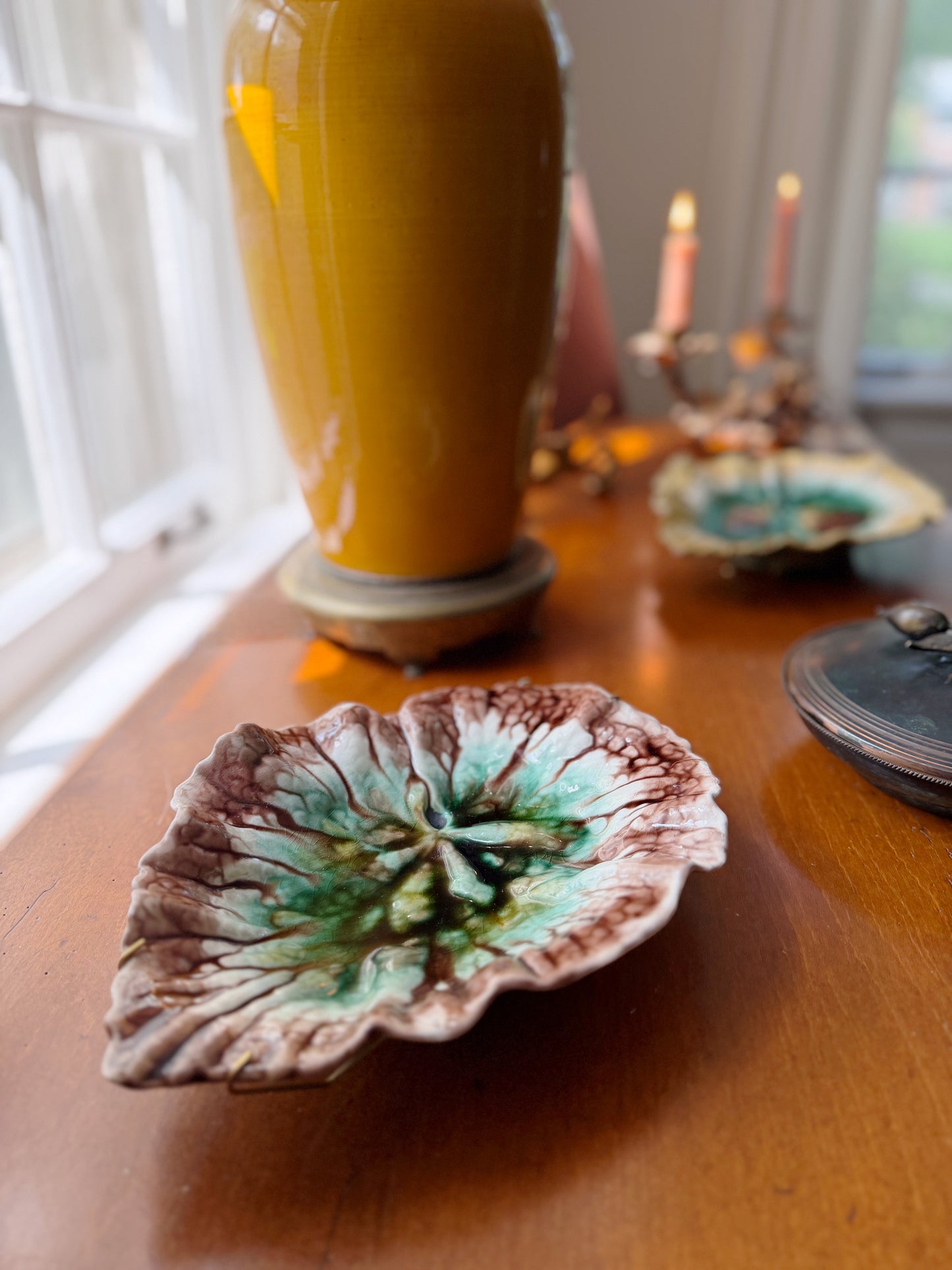 Majolica Leaf Plate, Brown
