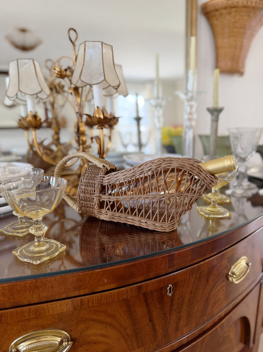 Wicker Wine Pouring Basket